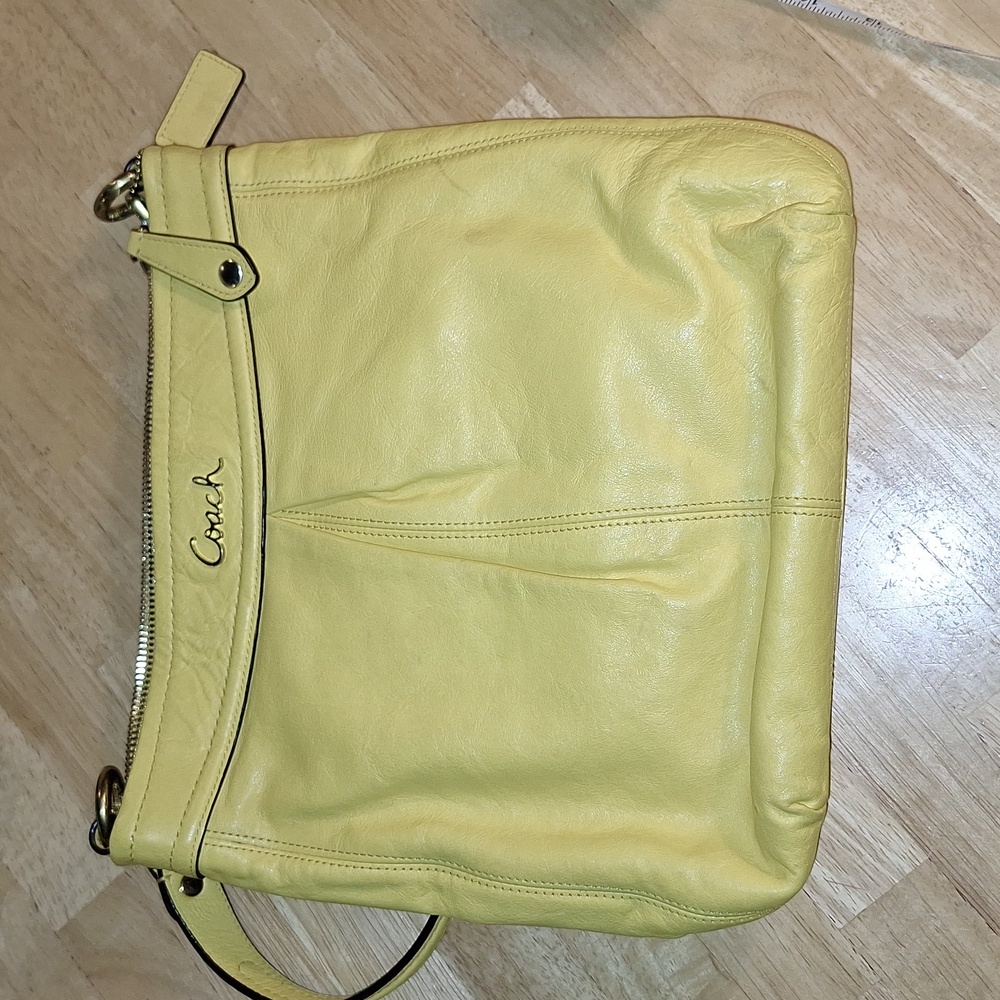 Vintage Coach A1381-F20114 Ashley Hippie Hobo Purse Bag Bright Yellow